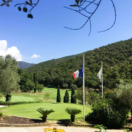 Alma Pour 6 Personnes Avec Piscine, A Deux Pas Du Golf De Valcros, A